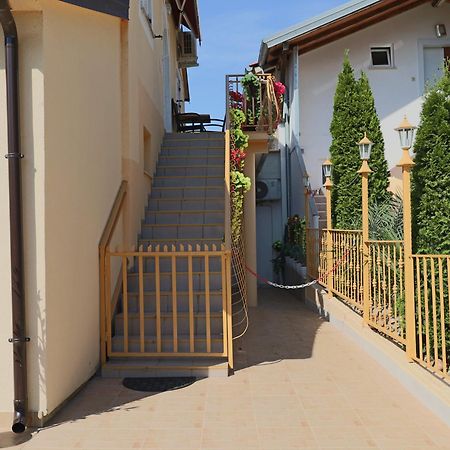 Amore House With Apartment Umag Exterior photo